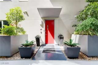 Photo #1: 2707928 Listing 