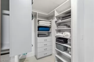 Photo #5: 2707928 Listing 