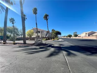 Photo #1: 2707940 Listing