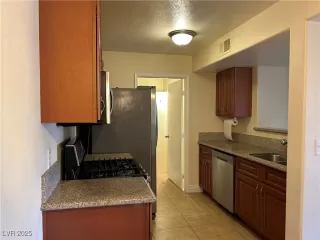 Photo #5: 2707947 Listing 