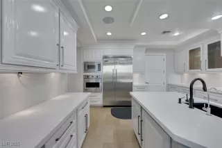 Photo #4: 2708003 Listing 