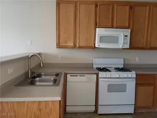 Photo #3: 2708009 Listing 