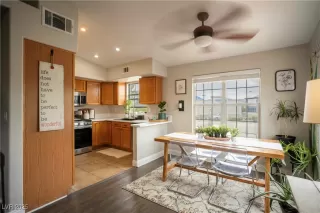 Photo #5: 2708012 Listing