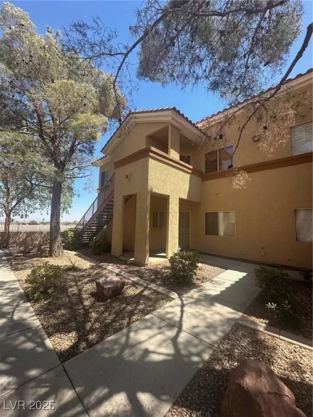 MLS: 2708026 Condo For Sale