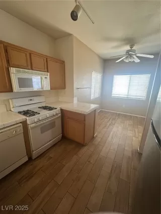 Photo #6: 2708026 Listing 