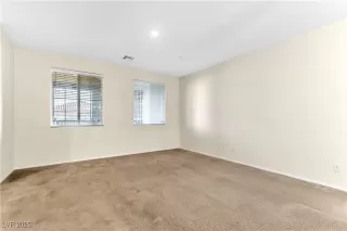 Photo #4: 2708038 Listing