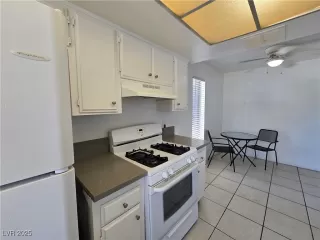 Photo #3: 2708045 Listing 