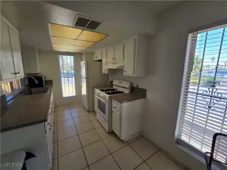 Photo #4: 2708045 Listing 