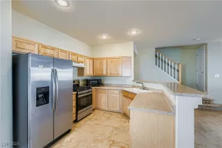 Photo #4: 2708053 Listing 