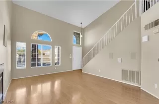 Photo #3: 2708069 Listing 