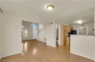 Photo #4: 2708069 Listing 