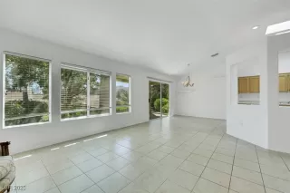 Photo #4: 2708089 Listing 