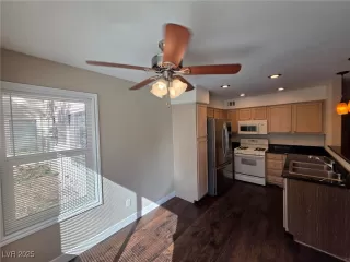 Photo #3: 2708113 Listing