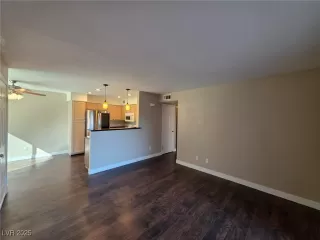 Photo #5: 2708113 Listing