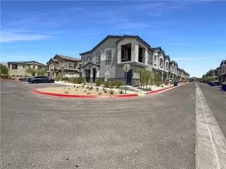 Photo #2: 2708138 Listing 