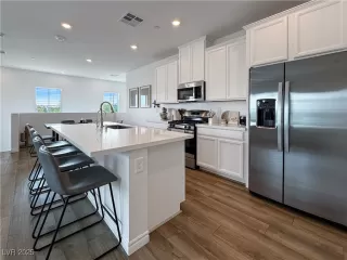 Photo #6: 2708138 Listing 