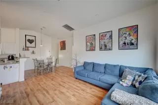 Photo #6: 2708141 Listing