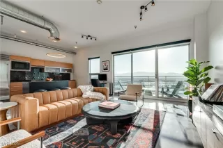 Photo #2: 2708143 Listing 