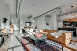 Photo #3: 2708143 Listing 