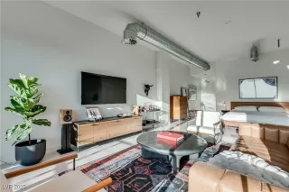 Photo #4: 2708143 Listing 