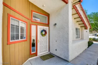 Photo #4: 2708240 Listing