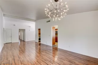 Photo #6: 2708240 Listing