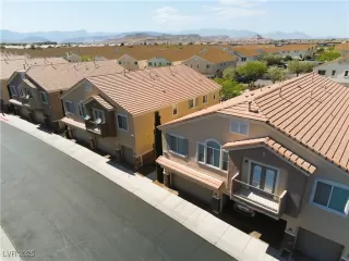 Photo #2: 2708263 Listing 