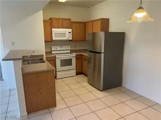 Photo #3: 2708315 Listing 