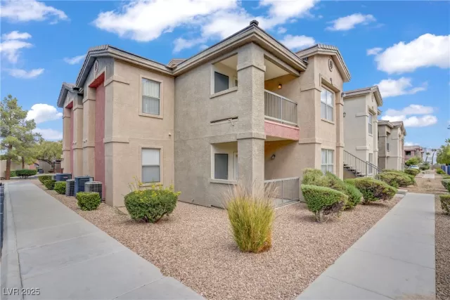 MLS: 2708325 Condo For Sale