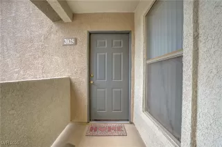 Photo #3: 2708325 Listing