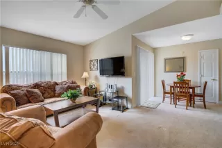 Photo #4: 2708325 Listing