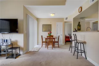 Photo #5: 2708325 Listing