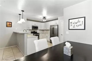 Photo #3: 2708345 Listing