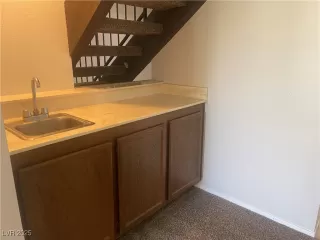 Photo #5: 2708398 Listing 