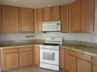 Photo #3: 2708400 Listing 