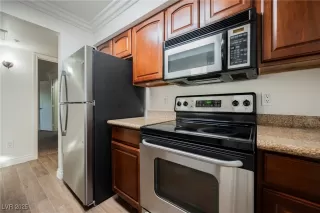 Photo #5: 2708415 Listing 