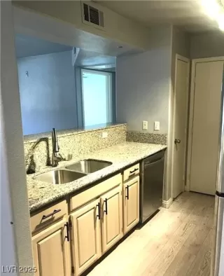 Photo #6: 2708454 Listing 