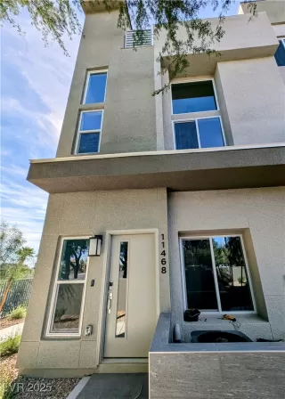 Photo #1: 2708485 Listing 