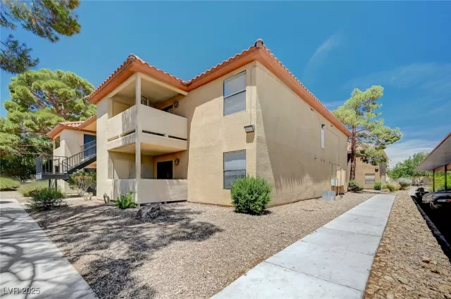 MLS: 2708492 Condo For Sale