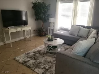 Photo #3: 2708499 Listing 