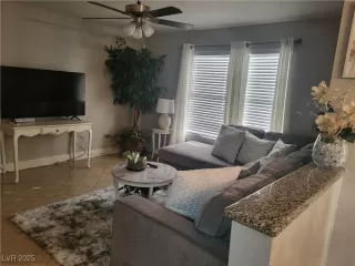 Photo #5: 2708499 Listing 