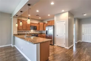 Photo #3: 2708506 Listing 