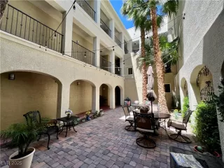 Photo #3: 2708520 Listing 