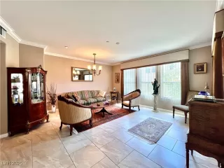 Photo #5: 2708520 Listing 