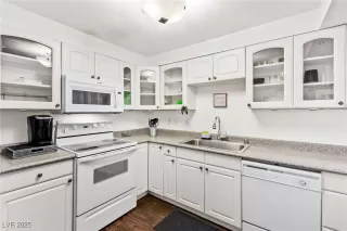 Photo #2: 2708522 Listing 