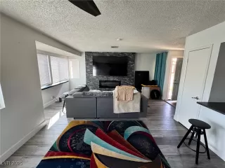 Photo #3: 2708532 Listing 