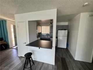 Photo #4: 2708532 Listing 