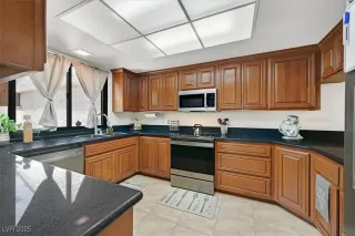 Photo #1: 2708546 Listing 