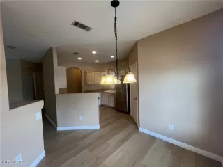 Photo #5: 2708551 Listing 