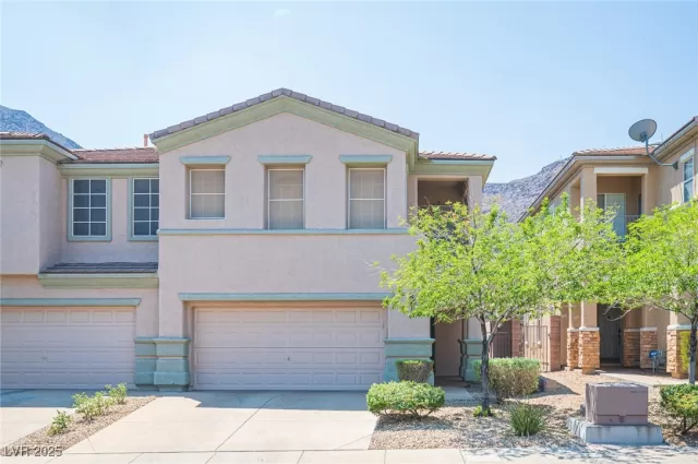 MLS: 2708566 Condo For Sale